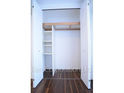 Closet ※Photo of the same layout on 5 floor. Decoration and fixture may differ.