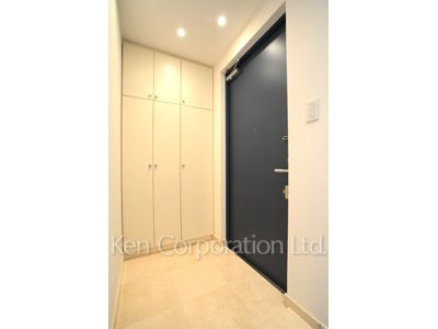 Entrance ※Photo of the same layout on 5 floor. Decoration and fixture may differ.