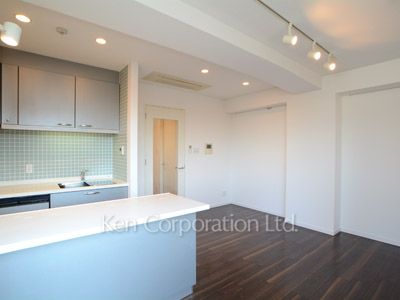 Living-Dining ※Photo of the same layout on 5 floor. Decoration and fixture may differ.