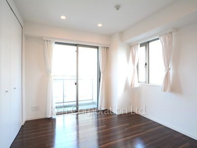 Bedroom ※Photo of the same layout on 5 floor. Decoration and fixture may differ.