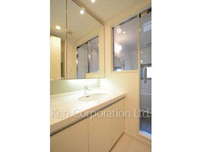 Powder Room ※Photo of the same layout on 5 floor. Decoration and fixture may differ.