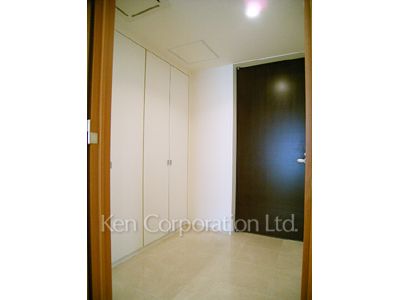 Entrance ※Photo of the same layout on 3 floor. Decoration and fixture may differ.