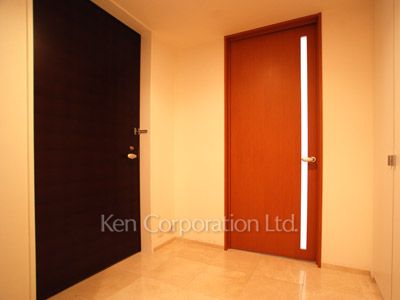 Entrance ※Photo of the same layout on 4 floor. Decoration and fixture may differ.