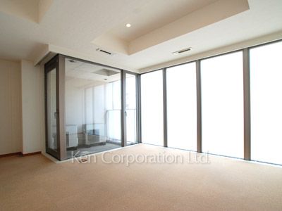 Bedroom ※Photo of the same layout on 4 floor. Decoration and fixture may differ.