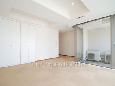 Bedroom ※Photo of the same layout on 4 floor. Decoration and fixture may differ.