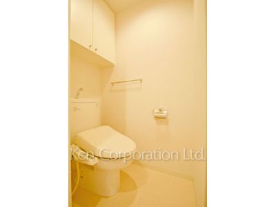 Lavatory ※Photo of the same layout on 4 floor. Decoration and fixture may differ.