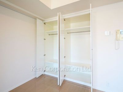 Closet ※Photo of the same layout on 4 floor. Decoration and fixture may differ.