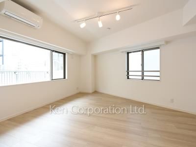 Living-Dining ※Photo of the same layout on 6 floor. Decoration and fixture may differ.