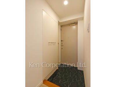 Entrance ※Photo of the same layout on 6 floor. Decoration and fixture may differ.