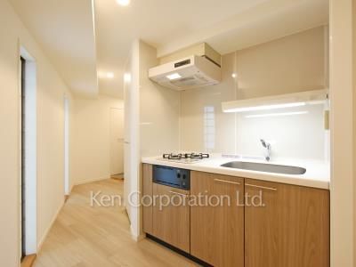 Kitchen ※Photo of the same layout on 6 floor. Decoration and fixture may differ.