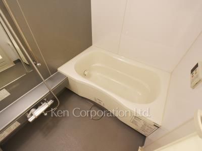 Bath ※Photo of the same layout on 6 floor. Decoration and fixture may differ.
