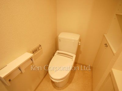 Lavatory ※Photo of the same layout on 6 floor. Decoration and fixture may differ.
