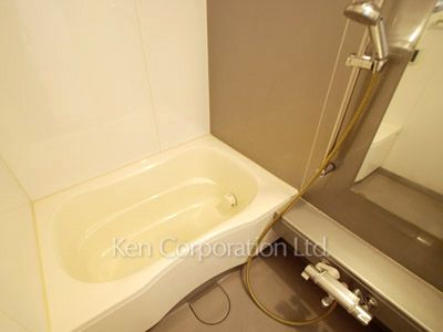 Bath ※Photo of the same layout on 5 floor. Decoration and fixture may differ.