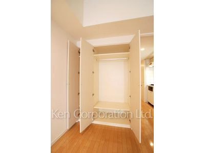 Closet ※Photo of the same layout on 5 floor. Decoration and fixture may differ.