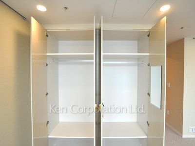 Closet ※Photo of the same layout on 29 floor. Decoration and fixture may differ.