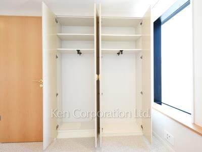 Closet ※Photo of the same layout on 28 floor. Decoration and fixture may differ.