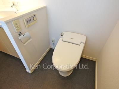 Lavatory ※Photo of the same layout on 28 floor. Decoration and fixture may differ.
