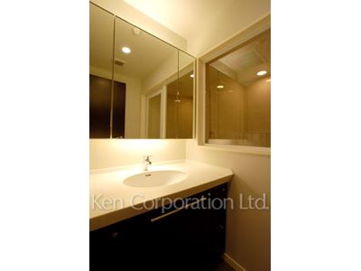 Powder Room ※Photo of the same layout on 30 floor. Decoration and fixture may differ.