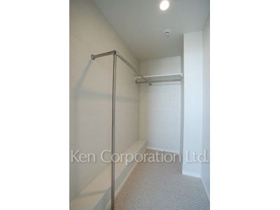 Closet ※Photo of the same layout on 30 floor. Decoration and fixture may differ.