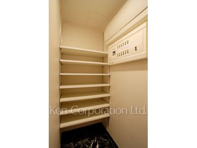 Closet ※Photo of the same layout on 30 floor. Decoration and fixture may differ.