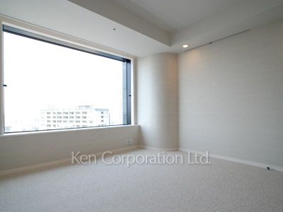 Living-Dining ※Photo of the same layout on 24 floor. Decoration and fixture may differ.
