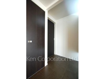 Entrance ※Photo of the same layout on 10 floor. Decoration and fixture may differ.