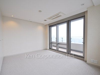 Other Room ※Photo of the same layout on 49 floor. Decoration and fixture may differ.