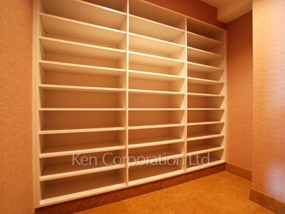 Shoes Closet ※Photo of the same layout on 46 floor. Decoration and fixture may differ.