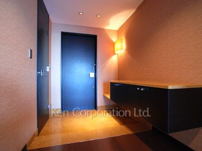 Entrance ※Photo of the same layout on 46 floor. Decoration and fixture may differ.