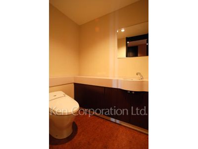 Lavatory ※Photo of the same layout on 46 floor. Decoration and fixture may differ.