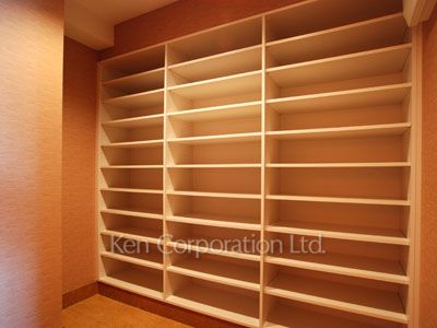 Shoes-In Closet ※Photo of the same layout on 46 floor. Decoration and fixture may differ.