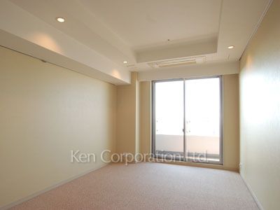 Bedroom ※Photo of the same layout on 46 floor. Decoration and fixture may differ.