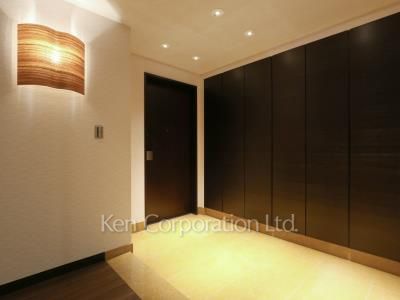 Entrance ※Photo of the same layout on 49 floor. Decoration and fixture may differ.