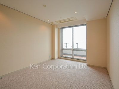 Bedroom ※Photo of the same layout on 49 floor. Decoration and fixture may differ.