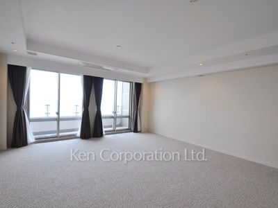 Bedroom ※Photo of the same layout on 50 floor. Decoration and fixture may differ.