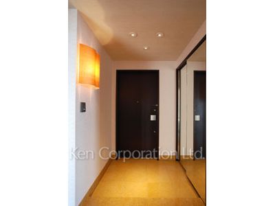 Entrance ※Photo of the same layout on 50 floor. Decoration and fixture may differ.