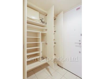 Shoes Closet