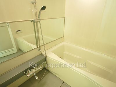 Bath ※Photo of the same layout on 3 floor. Decoration and fixture may differ.