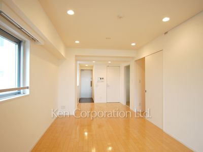 Living-Dining ※Photo of the same layout on 4 floor. Decoration and fixture may differ.