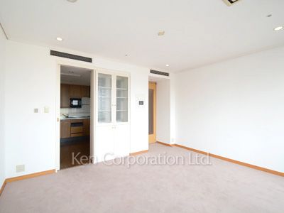Living-Dining ※Photo of the same layout on 7 floor. Decoration and fixture may differ.