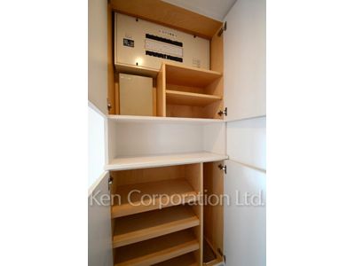 Shoes Closet ※Photo of the same layout on 7 floor. Decoration and fixture may differ.