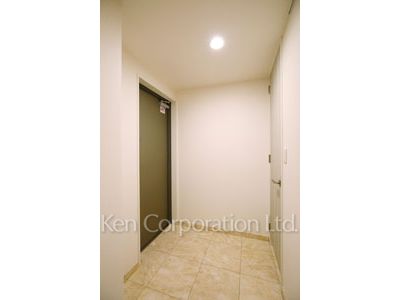 Entrance ※Photo of the same layout on 3 floor. Decoration and fixture may differ.