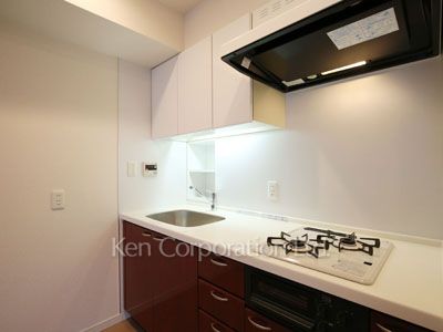 Kitchen ※Photo of the same layout on 3 floor. Decoration and fixture may differ.