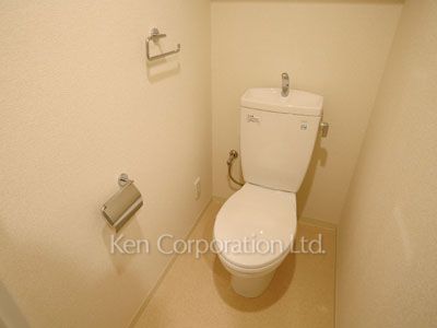 Lavatory ※Photo of the same layout on 3 floor. Decoration and fixture may differ.