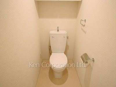 Lavatory ※Photo of the same layout on 11 floor. Decoration and fixture may differ.