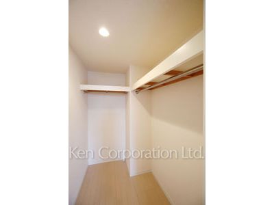 Closet ※Photo of the same layout on 11 floor. Decoration and fixture may differ.