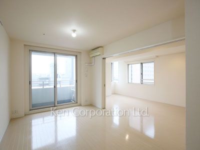Living-Dining ※Photo of the same layout on 11 floor. Decoration and fixture may differ.