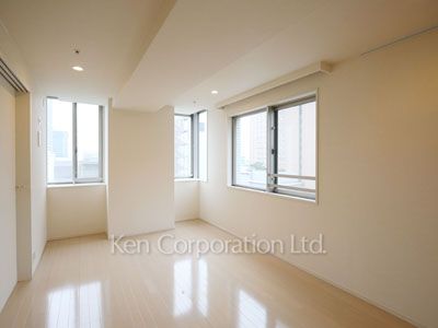 Bedroom ※Photo of the same layout on 11 floor. Decoration and fixture may differ.