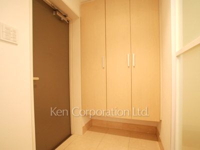 Entrance ※Photo of the same layout on 4 floor. Decoration and fixture may differ.
