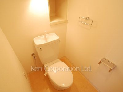 Lavatory ※Photo of the same layout on 4 floor. Decoration and fixture may differ.